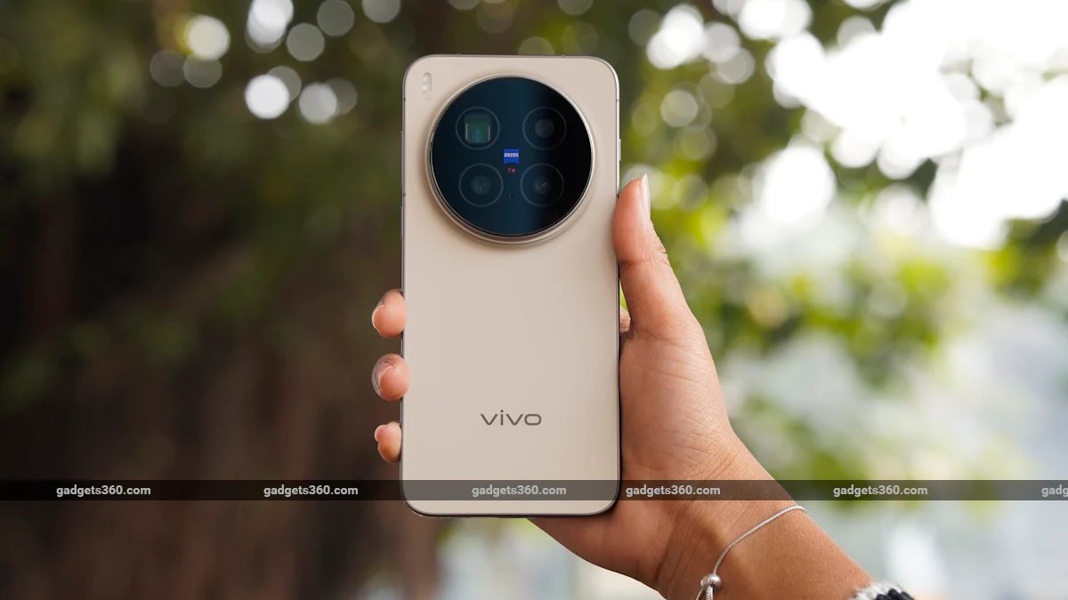 1787315146_vivo-x300-pro-review1_1764698569100.jpg