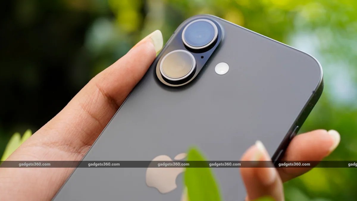 iphone_17_review_ndtv_black_colour_1761568795301.jpg