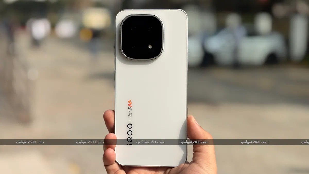 iqoo_15_review_ndtv_main_1764160616967.jpg