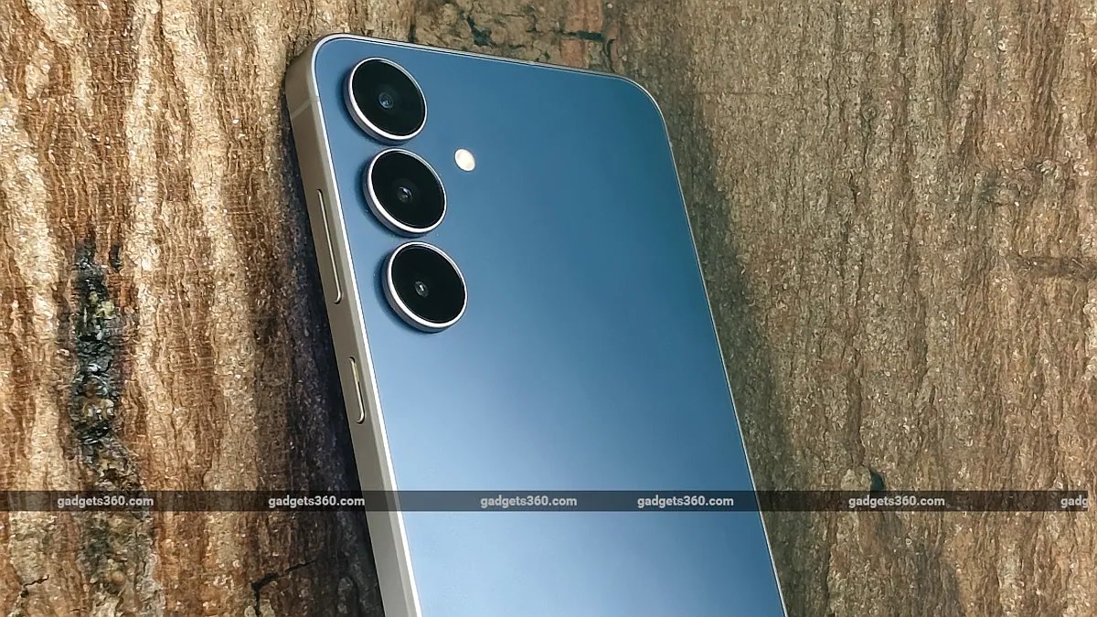 samsung_galaxy_s25_fe_review_ndtv_main_1760376841672.jpg