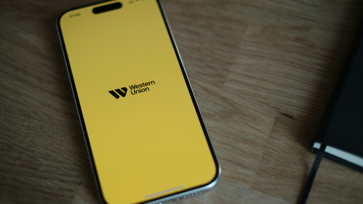 western_union_introduces_stablecoin_transfers_appshunterio_unsplash_main_1786022374495.png