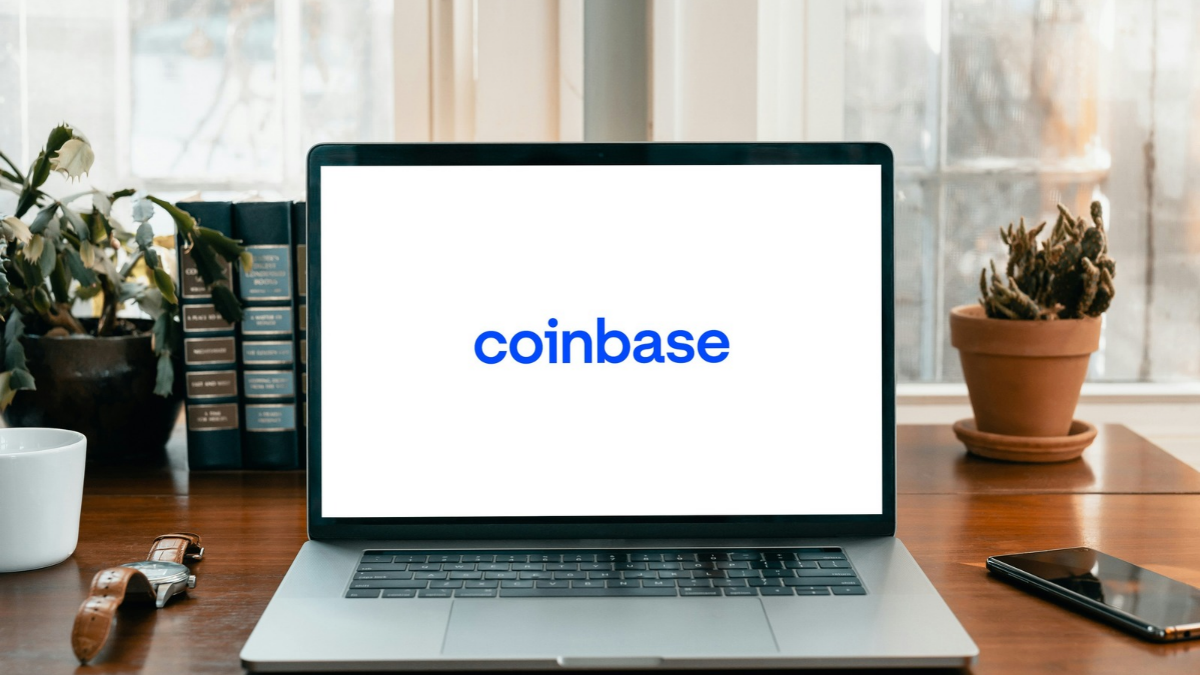 coinbase_launches_usdc_borrowing_piggybank_unsplash_main_1790159324082.png