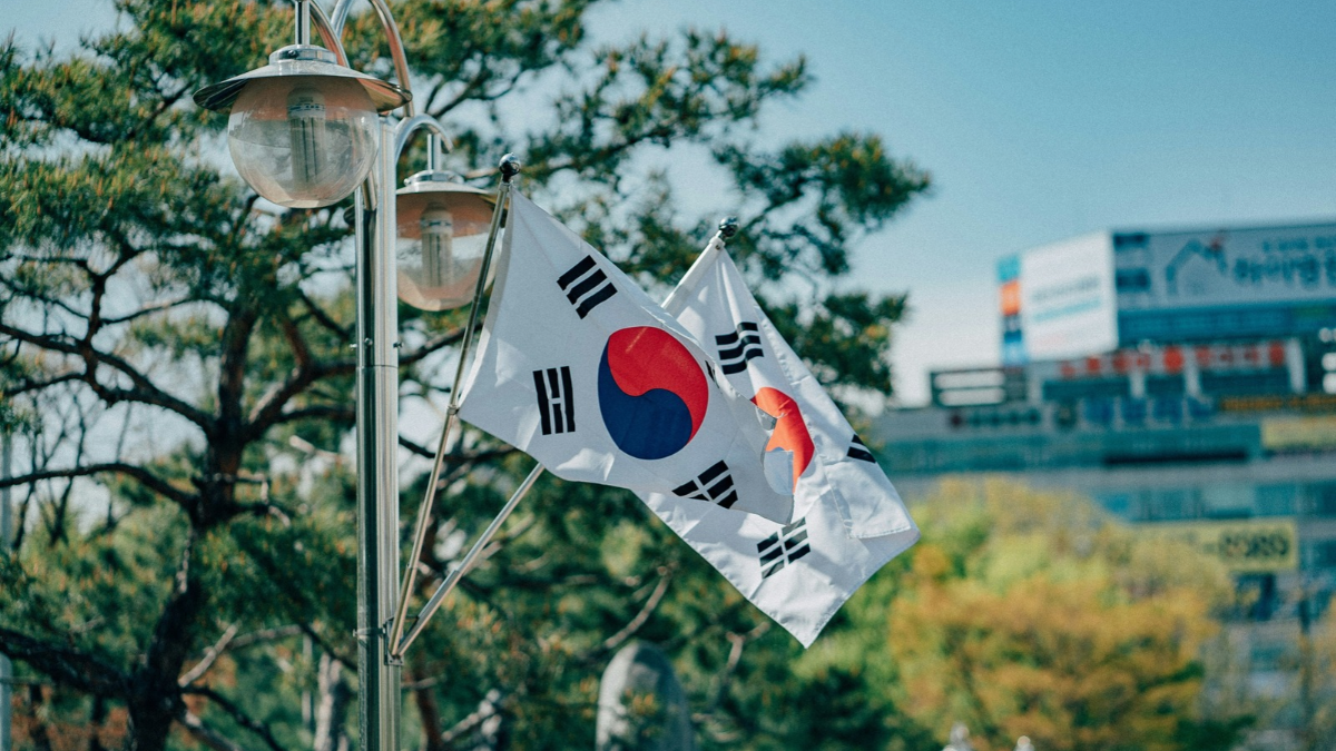 south_korea_blocks_crypto_platforms_danielbernard_unsplash_main_1791896047049.png